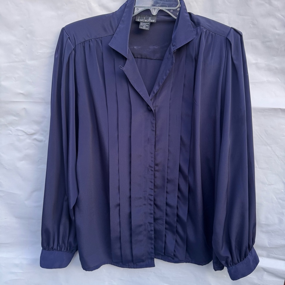 David Matthew // vintage pleated front button down silk like shirt size 14 wk1